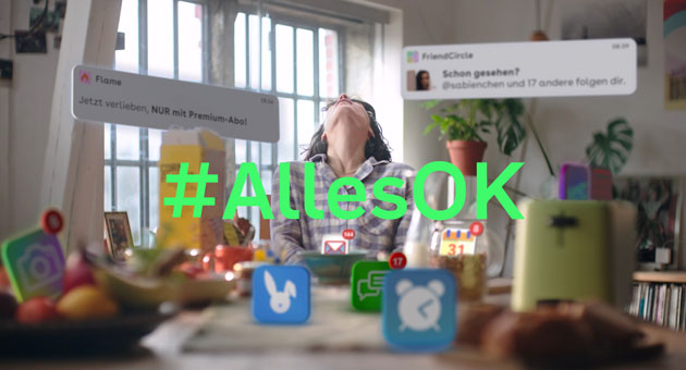 Die '#AllesOK'-Kampagne holt digitale Elemente wie App-Icons oder Notifications als Strfaktoren ins echte Leben - Foto: Wynken Blynken & Nod