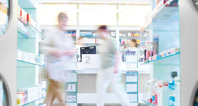 Vertrauen ist das neue Werbeversprechen - Beratung und pharmazeutische Kompetenz bleiben zentrale Stärken der Vor-Ort-Apotheke, wie die fünfte Ausgabe der Apomomentum-Studie ergab - Foto: