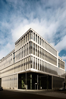 Zentrale der DGUV in Berlin; Foto: Hartmut Naegele
