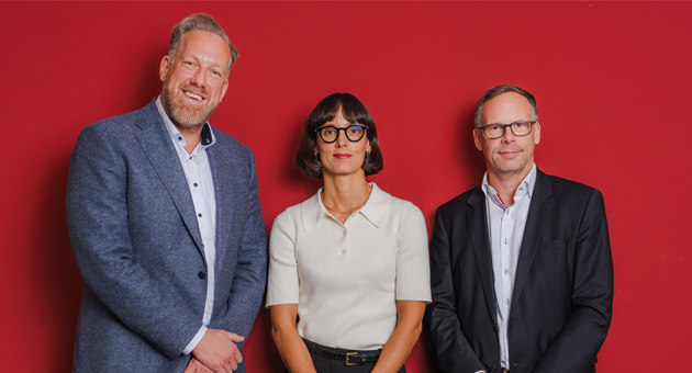 Deutscher Apotheker Verlag erweitert Geschäftsführung - Ingo Mahl (li.) wird zum 1. Dezember 2026 neben Leonie Haas-Rotta und Nils Wörner Geschäftsführer der Mediengruppe Deutscher Apotheker Verlag– Foto: Mediengruppe Deutscher Apotheker Verlag