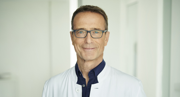 NDR-'Ernhrungs-Doc' Dr. Matthias Riedl empfiehlt kleine Schritte bei der Ernhrungsumstellung - Foto: Medicum Hamburg