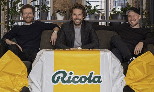 Ricola kommt wieder mit Jung von Matt ins Geschäft - Das Jung von Matt/Havel-Geschäftsführer-Trio Lukas Liske, Jonas Bailly und Daniel Schweinzer freut sich über den Pitch-Gewinn bei Ricola. - Foto: Jung von Matt